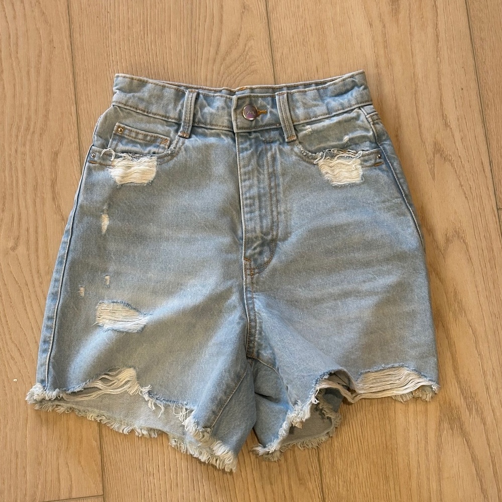Zara Light Wash High Waist Distressed Denim Shorts - 0
